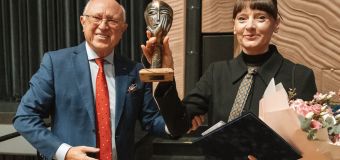 Jubiliejinė „Mūza“ įteikta Klaipėdos muzikinio teatro solistei Ritai Petrauskaitei